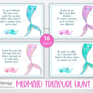 Op de afbeelding: Een set van 4 printbare schatkaartjes met zeemeerminnen, met een blauwe, roze en groene zeemeerminstaart-illustratie op elk kaartje. De kaartjes hebben een witte achtergrond met blauwe stippen en de tekst "16 aanwijzingen!" in een roze cirkel. De tekst op de kaartjes luidt: "Het is je verjaardag! Laten we wat plezier onder water hebben! Volg deze aanwijzingen om een verrassing te vinden als je klaar bent!"  "Klaar, start, ga! Naar je eerste richting. Het is de plek waar zeemeerminnen naartoe gaan om hun eigen spiegelbeeld te zien!"  "Om de volgende aanwijzing te vinden, kijk hoog, kijk laag! Waar zeemeerminnen zitten om naar hun favoriete show te kijken!"  "Zo snel als een klap met een zeemeerminstaart! Ga naar de plek waar we onze post ontvangen!"