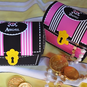 Caja de recuerdos con forma de cofre del tesoro para fiestas piratas, recuerdos para fiestas piratas, decoraciones para fiestas piratas, caja de recuerdos imprimible, caja de recuerdos para fiestas piratas.