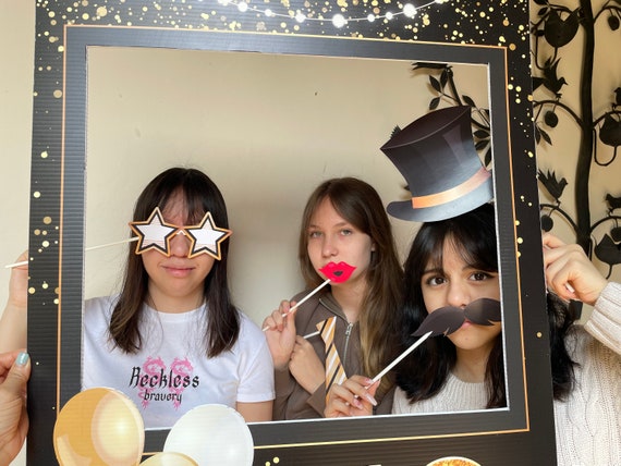 Selfie props discount