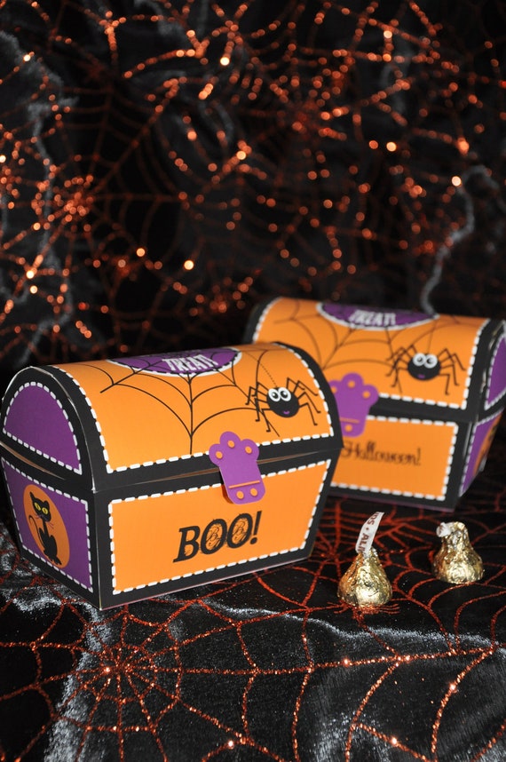 Halloween treat box / Halloween treasure chest / trick or treat favor
