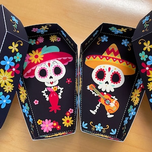 Caja de golosinas con forma de ataúd para el Día de los Muertos, obsequios para fiesta con calaveras de azúcar para el Día de los Muertos, esqueleto de Halloween imprimible, catrina mexicana, mariachi