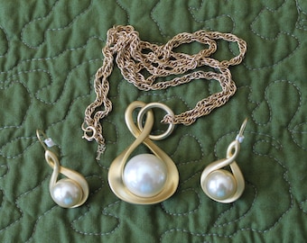 Crown Trifari Brushed Gold with Large Faux Pearl on a Long Chain  with Matching Earrings, Faux pearl, Trifari collectors, Anniversary gifts