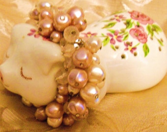 Vintage Liz Claiborne Freshwater Pearl & Crystal Bobble Dangle Bracelet Dusty Pink and Ivory Stretch Designer Bridal Jewlery Bracelet