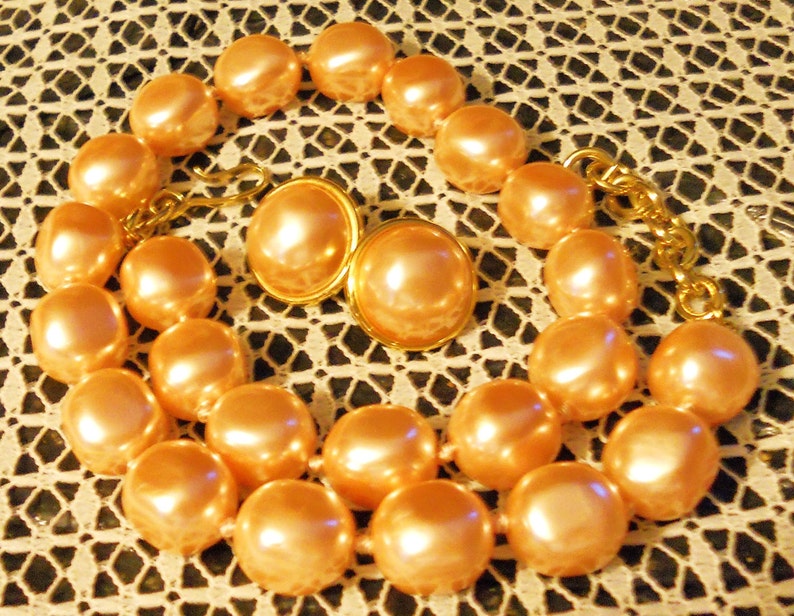 Vintage Signed Monet Jewelry Set Summer Peach for Bridal or Special Occasion Lovely Retro Monet Jumbo Peach Pearl Necklace w Earrings