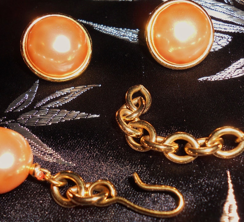 Vintage Signed Monet Jewelry Set Summer Peach for Bridal or Special Occasion Lovely Retro Monet Jumbo Peach Pearl Necklace w Earrings