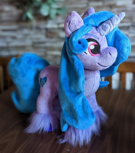izzy moonbow plush