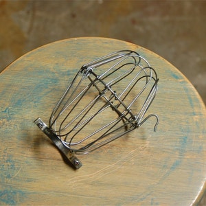 Gabbia per lampadina in filo d'acciaio non rifinito, con morsetto di fissaggio, per lampade vintage - Forniture di qualità per illuminazione, lampade e pendenti fatti a mano