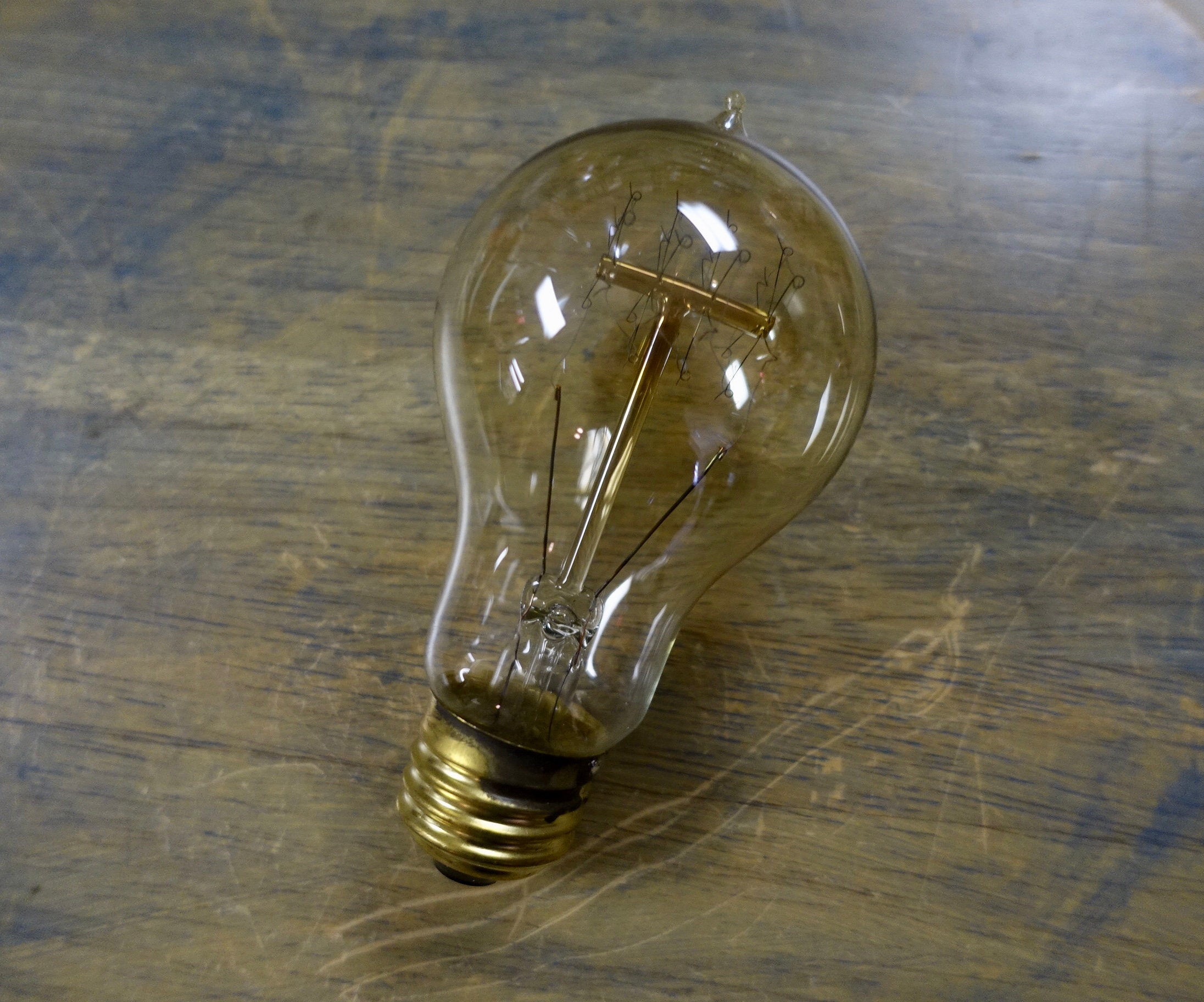 Edison Globe Light Bulb 25 Watt Antique Quad Loop Filament Vintage