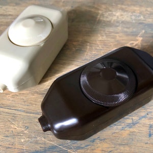 調光コードスイッチ - Leviton ロータリーインライン（フィードスルー）ランプスイッチ - 手作りの照明、ランプ、ペンダントなどに最適な最高品質の供給品