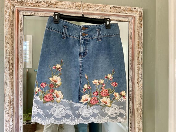 UND CUTWORK EMBROIDERY DENIM SKIRT アメリ UND CUTWORK EMBROIDERY DENIM SKIRT アメリ Ameri/UND CUTWORK