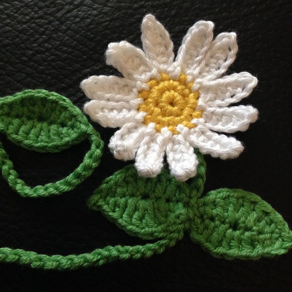 Crochet Daisy bookmark -  perfect gift for your book club, teachers, librarians, or any book lover - free shipping in North America