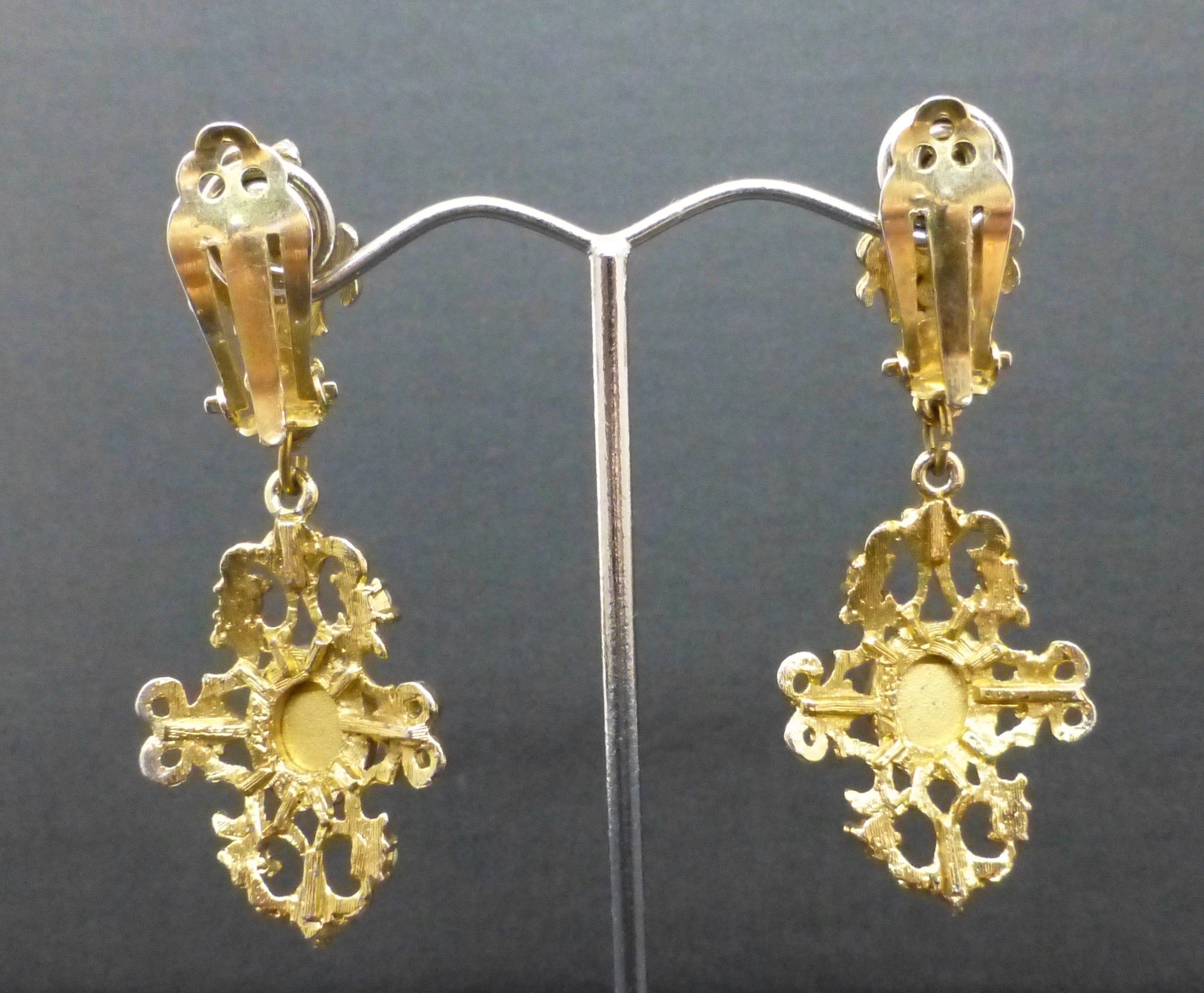 pierced Details about   Earrings clip on COLOR CHOICE vintage renaissance style crystal drop 