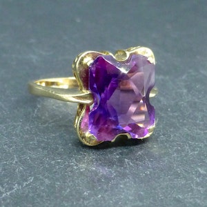 Alexandrite and Gold Ring