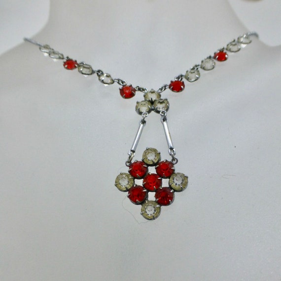 Charming Art Deco Necklace - image 6
