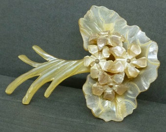 Art Nouveau Horn Flower Bouquet Brooch