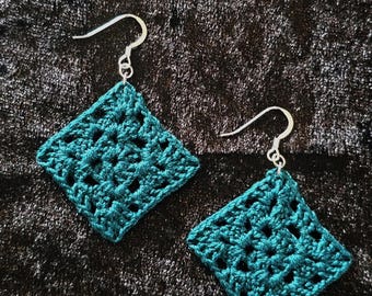 Crocheted Granny Square Earrings – Handmade Cotton Thread Jewelry, Boho Retro Gift, Lightweight Dangles