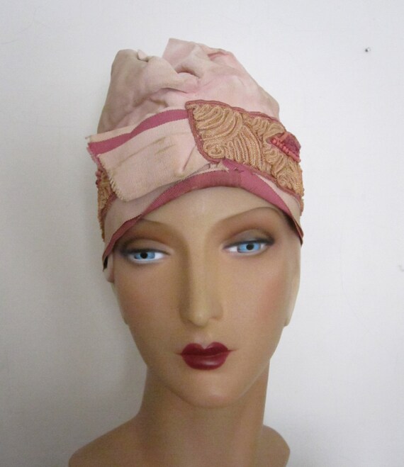 Orelia - 1920's Pink Grosgrain Cloche Hat with Ar… - image 2