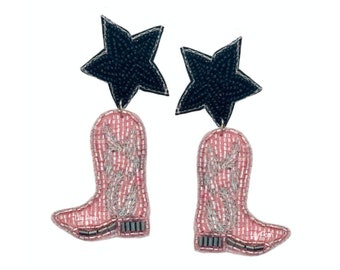 NUOVO! Orecchini di perline di semi di stivali da cowboy rosa, orecchini di stivali occidentali, orecchini Boho rosa, Rodeo, gioielli occidentali, orecchini a stella