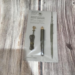 Nouvelle édition 2017 olive / Stylo à bille pour carnet de voyage TRAVELER'S COMPANY