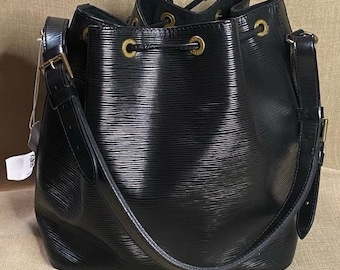 Louis Vuitton Epi Noe Black Leather Bucket Bag w/COA