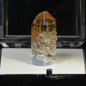 TOPAZ Utah Mineral Crystal Thumbnail BarkingGeckoEnt