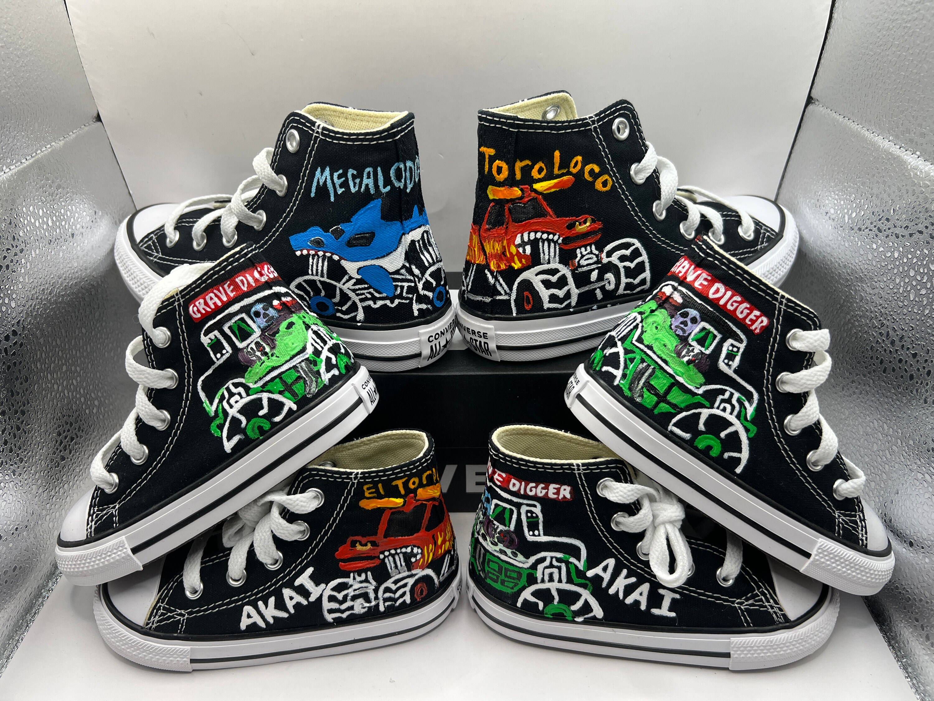 Monster jam grave digger shoes discount