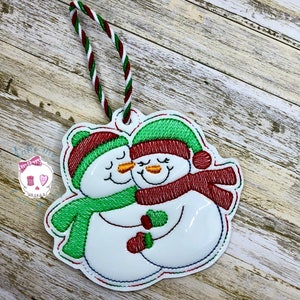 Hugging Snowmen Ornament - Embroidery Design - DIGITAL Embroidery DESIGN