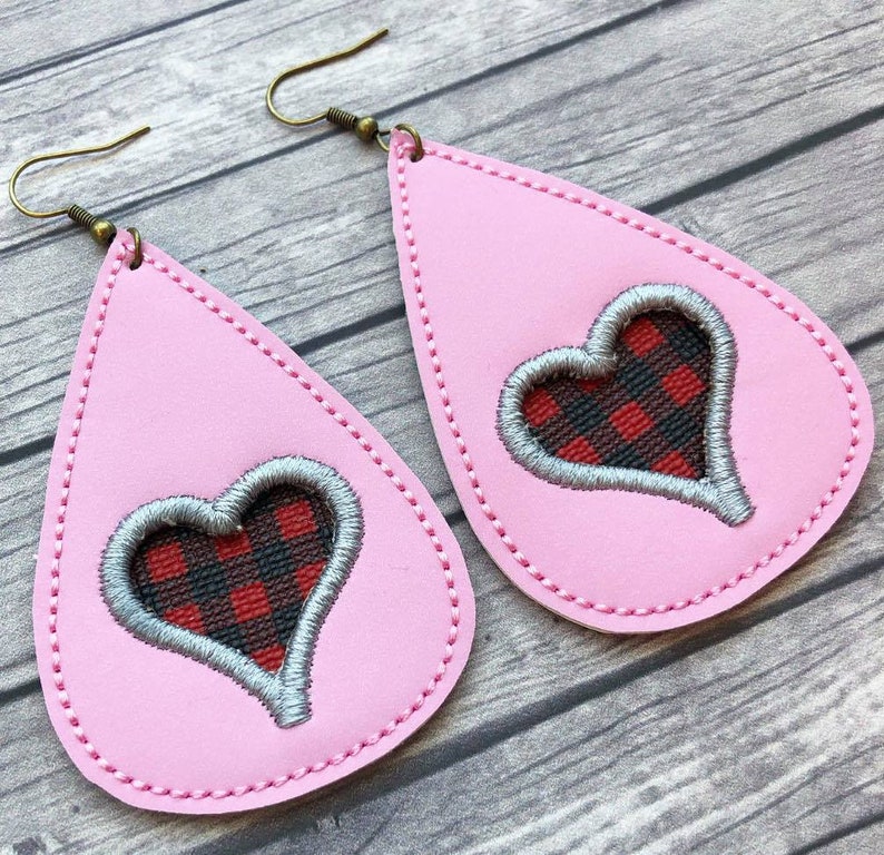 DIGITAL Embroidery DESIGN 4x4 and 5x7 included- Embroidery Design 3 Sizes ITH Lila/'s Heart Earrings