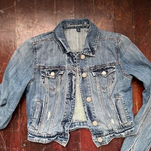 Upcycled denim jacket hexie flower quilt block on denim denim upcycle image 10