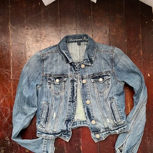 Upcycled denim jacket hexie flower quilt block on denim denim upcycle image 9