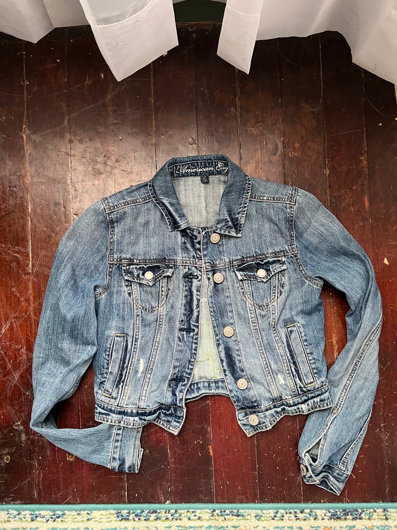 Upcycled denim jacket hexie flower quilt block on denim denim upcycle image 9