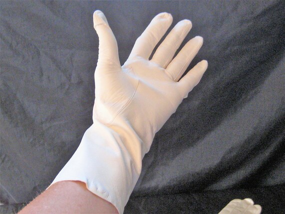 Vintage long white leather gloves in original pac… - image 4