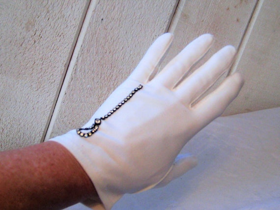 White short gloves, decorative silver black rhine… - image 1