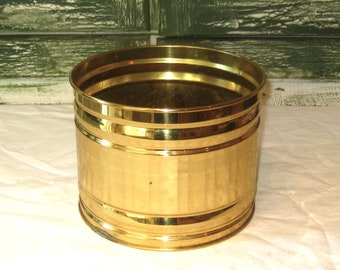 Vintage Bristol Brass indoor planter, 6.5" round barrel shape gold metal planter, 70s 80s vintage brass decor, bohemian eclectic made in USA