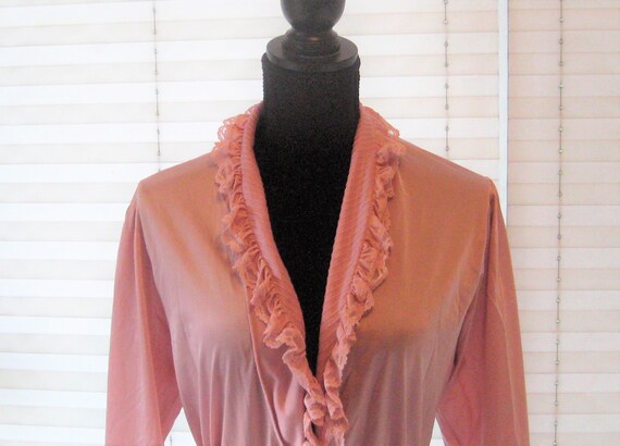 Vintage pink nylon thin robe, summer spring robe,… - image 2