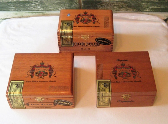 Vintage Empty Wood Cigar Box, Dovetail Corners, Arturo Fuente