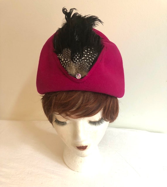 Vintage fuchsia beehive hat, dark pink black feath