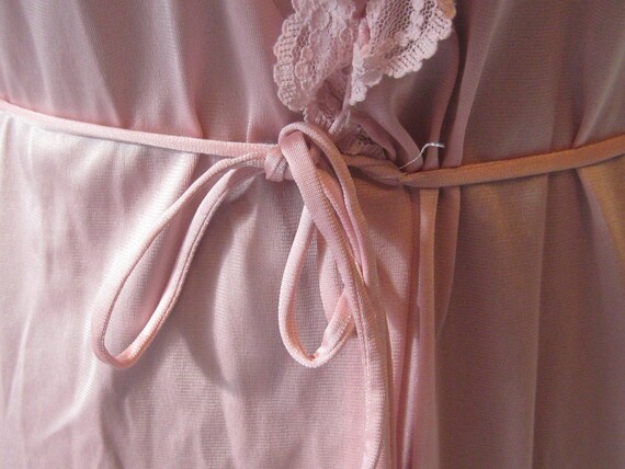 Vintage pink nylon thin robe, summer spring robe,… - image 8