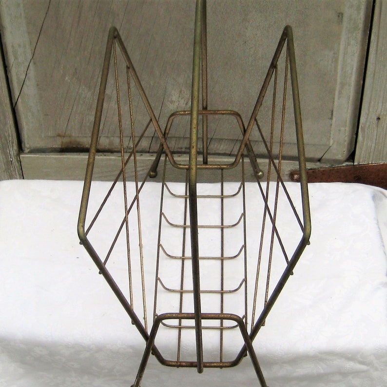 Brass metal MCM magazine rack, rustic distressed, rusty wire tube magazine stand, primitive, mid century 1950s, industrial farmhouse decor image 3