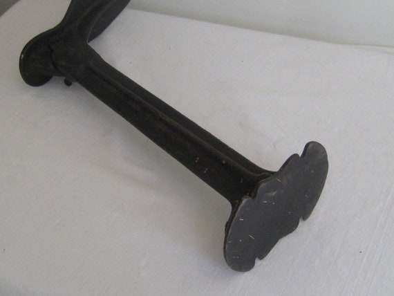 Antique cast iron stemmed cobbler shoe mold, unis… - image 6