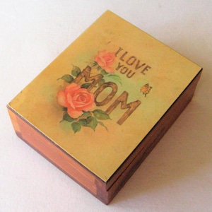 Petite cedar wood box, hinged lid, laminated I Love You mom, gift for mother, souvenir of Florida, rustic primitive, mid century 60s 70s