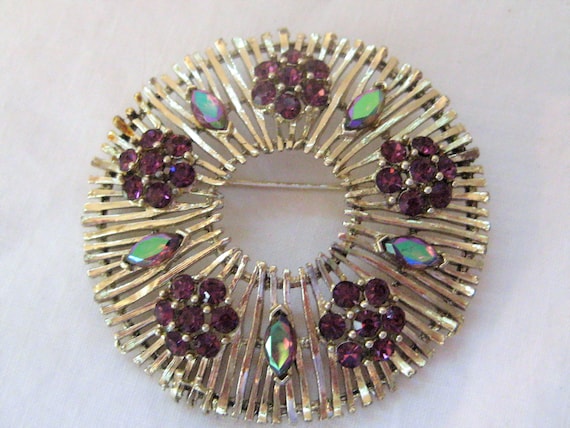 Lisner large round ornate brooch, gold brass star… - image 1