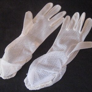 Long White Lace Gloves, Formal Dress up Summer, Brides Wedding Gloves, Lady  Gay, Mid Century, 50s 60s, Nylon, Size 8 Medium - Etsy