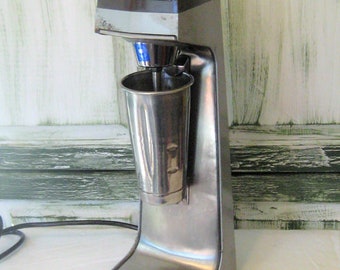 Vintage Hamilton Beach Model 33 Commerical Milkshakie Mixer With