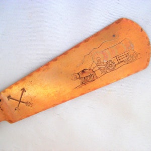 Abridor de cartas sudoeste de bronze, abridor de cartas vintage, meados do século, anos 50, material de escritório vintage, feito à mão, cena do velho oeste