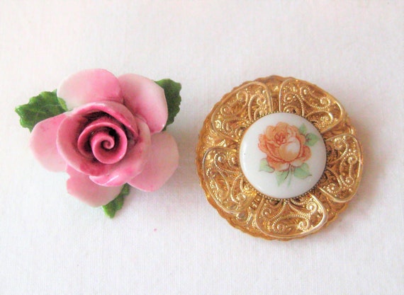 Vintage brass floral scarf clip, ceramic pink ros… - image 1