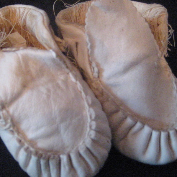 Antique white leather moccasins, baby booties, southwest Native American inspired decor, doll moccasins, rustic distressed, 20s 30s