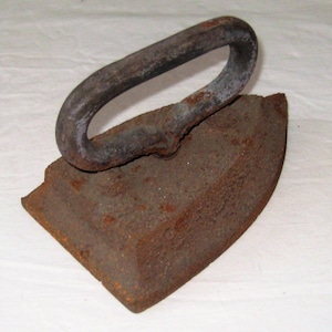 Antique sad iron, heavy cast metal, rusty metal iron, rustic primitive, heavy door stop, bookend, laundry room decor, 1800s