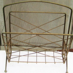 Brass metal MCM magazine rack, rustic distressed, rusty wire tube magazine stand, primitive, mid century 1950s, industrial farmhouse decor image 7