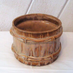 McCoy indoor planter, beige brown faux wood barrel planter, 1970s, collectible pottery, made in USA, cactus succulent planter READ